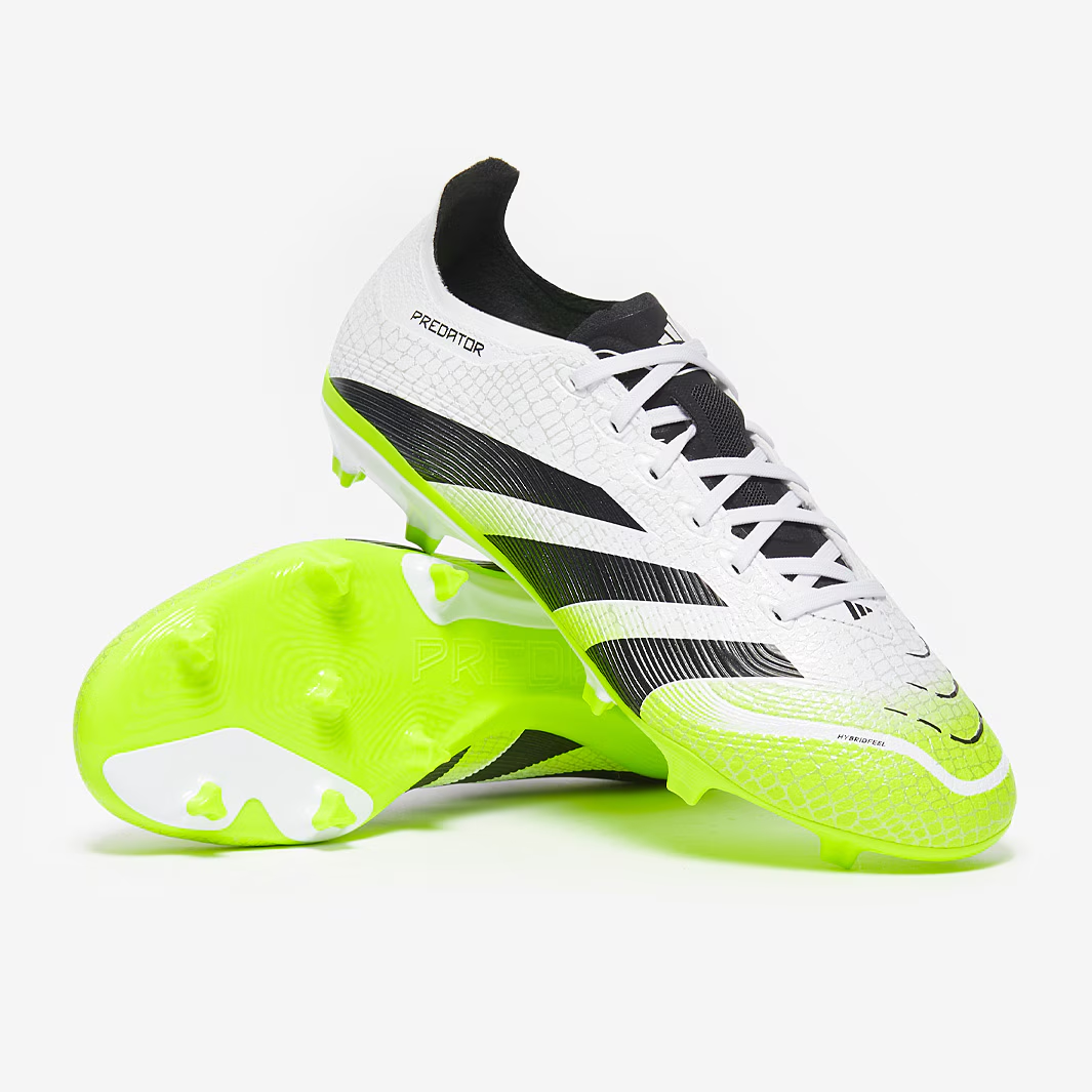 Les 3 bandes apparaissent désormais des deux côtés de la chaussure suivant le style adi classique, la semelle ControlPlate 2.0 est de retour avec son mélange gagnant d'agilité, de vitesse et de stabilité grâce à une traction multidirectionnelle.