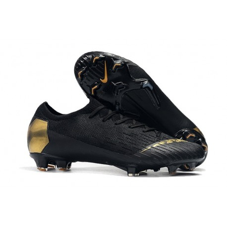 Mercurial Vapor XII 360 Elite FG sont conçues pour offrir une vitesse à 360° sur les terrains secs et naturels. 